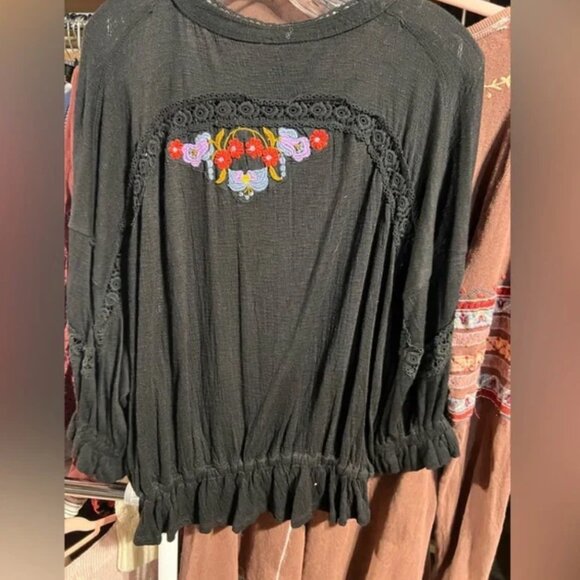 Free People Serafina Embroidered top in black - Picture 4 of 5